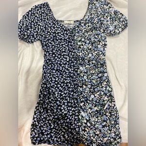 Live To Be Spoiled New Juniors Short Sleeve Black Floral Print Dress